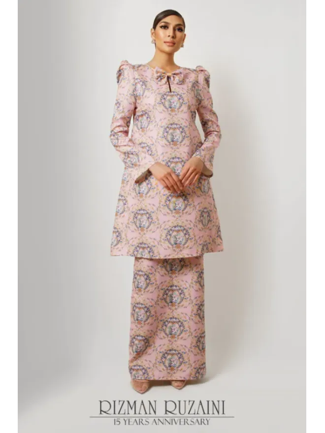 Rizman Ruzaini Nurul Baju Kurung Pahang Printed - S - Pink | We Rent ...
