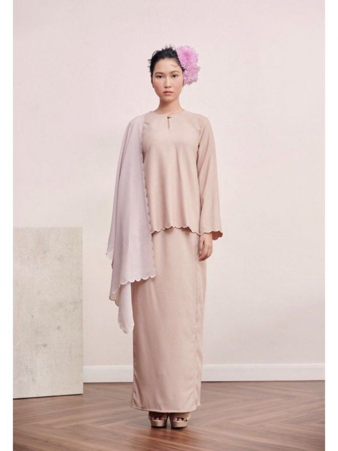 Petra Lana Scallop Kurung Kedah Beige - Beige - S | We Rent Fashion