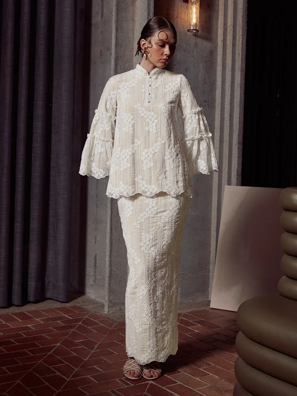 Innai Red Sasha Baju Kurung Kedah Off White
