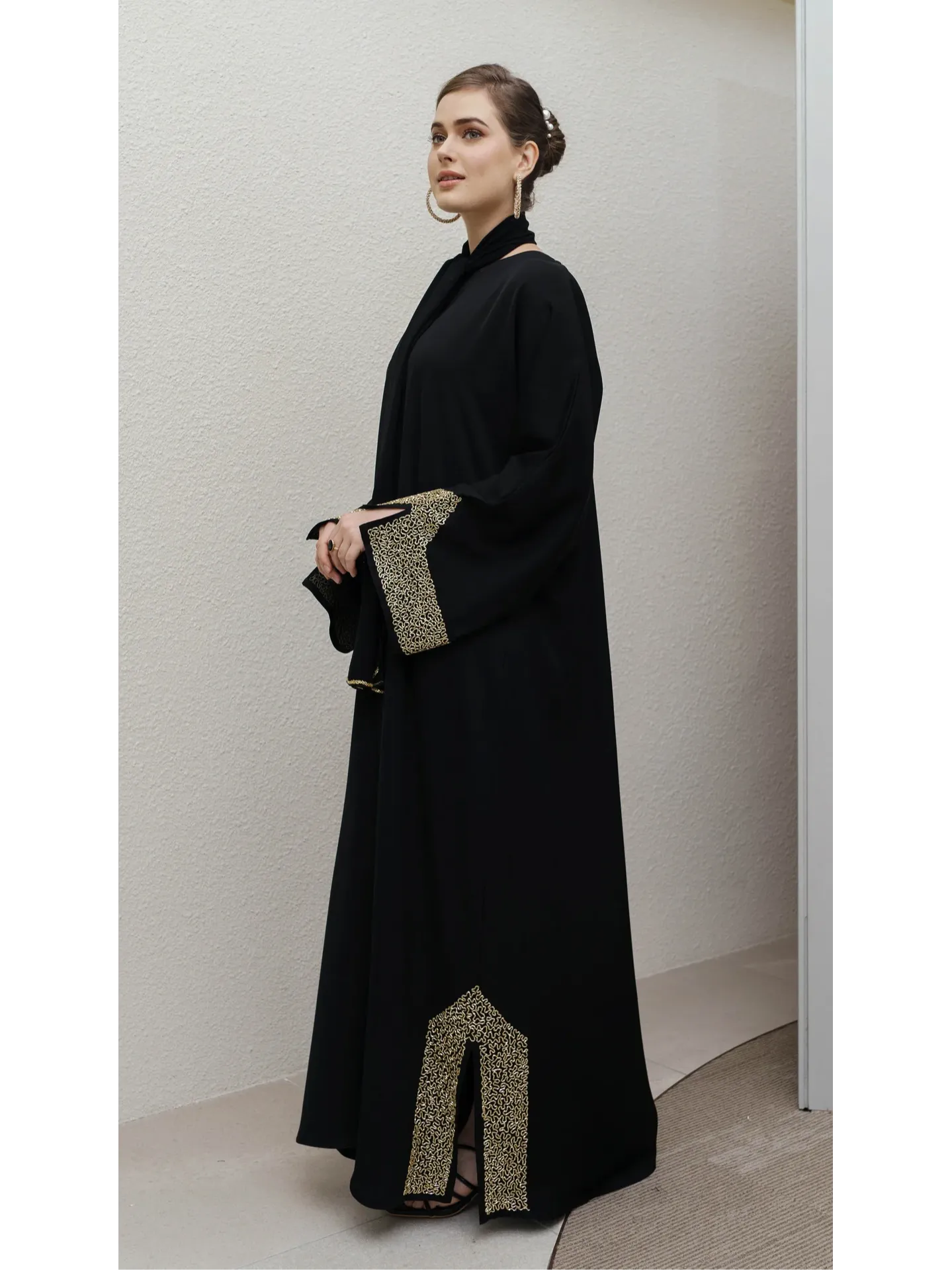 Abaya black and gold best sale